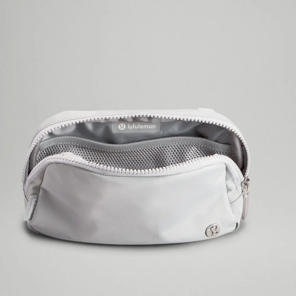 NWT 🍋 Lululemon Silver Drop Logo Everywhere Belt Bag 1L
